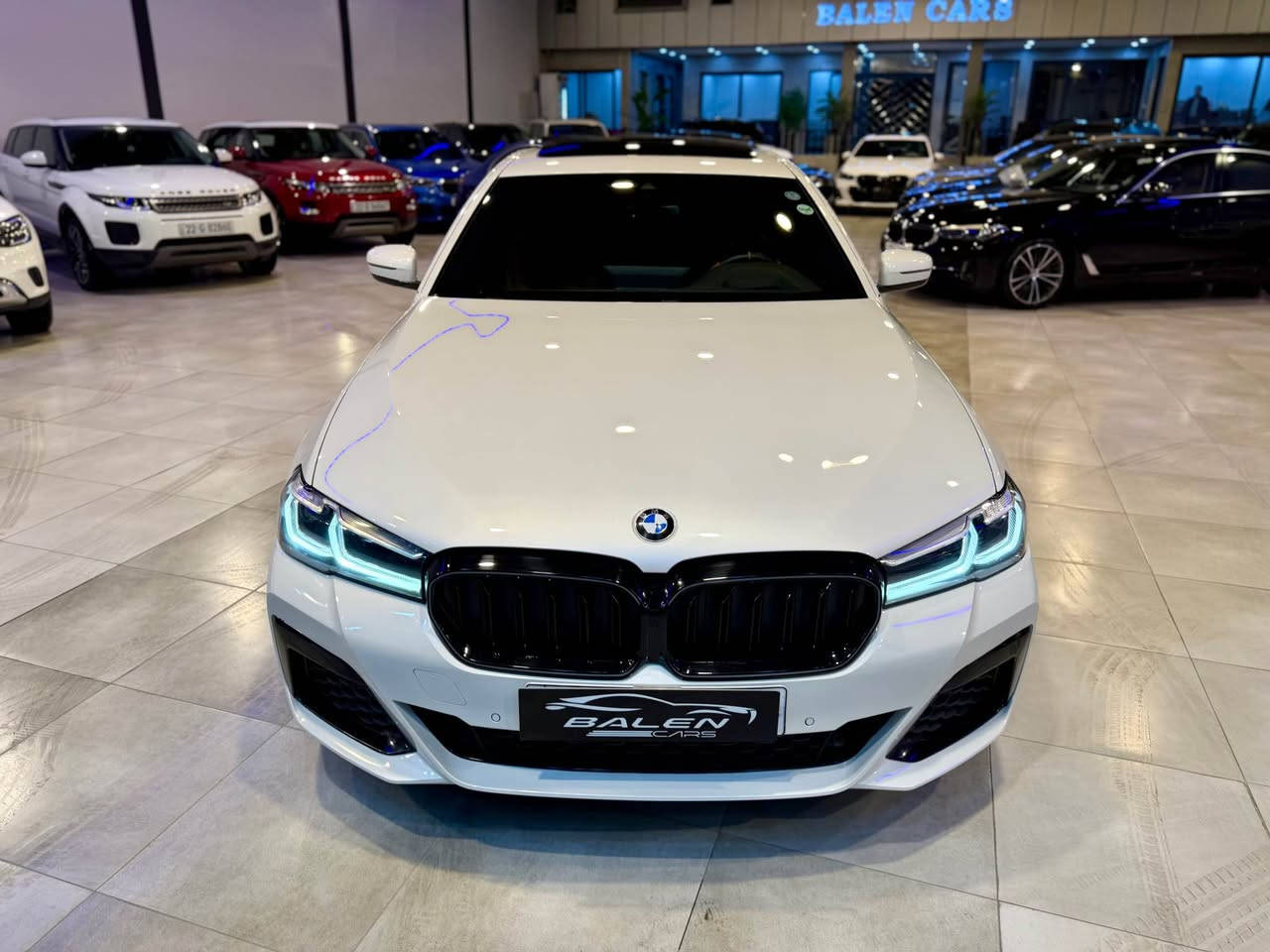 BMW 530 
2022 
فول مواصفات 
لايتات ليد و زينون 
حساس خلفي امامي 
رادار امامي جانبي خلفي 
هيكل M باكيج 
داخل مشمشي بيلاد 
داتاشو 
سماعة هرمان كاردون 
تشغيل عن بعد 
سيارة بدون صبغ بدون ارباك 
٢ مكان صغير pdr بيها 
٣١٠$
*********** وتس اب
*********** أربيل, العراق
