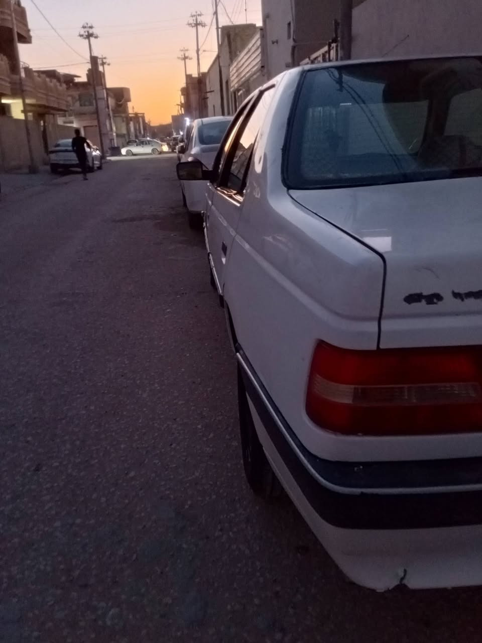 السلام عليكم بيجو 405 موديل 2009 رقم بغداد نكليزي مداور ثاني يوم سياره نضيفه بيها جاملغ مبدل وصبغ بنيد شبرين تبريد شغال كير مكفول محرك بي بخار  سعرها 33مكان سياره نجف كوفه تواصل ***********
