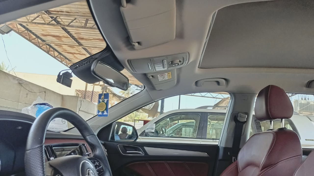 MG RX5 COMFORT 2022 AWD 30T امتياز خليجي يعني مو صيني من الشركة الام ماخوذة گبل وبس شخصين ملكوها
قم بغداد انجليزي هزة جديدة قبل فترة وسنوية نهاية ال27 باسمي ثاني يوم احول مشروع وطني
اللون أبيض لؤلؤي
محرك 2.0 تيربو
نظام دفع رباعي AWD
ناقل حركة DCT دبل كلتش ست سرعات
وبيها نظام ايكو وسبورت
من الصفر للمية ب8 ثواني
قوة 220 حصان 
عزم 350 نيوتن/متر 
شاشة وسطية كبيرة 
كاميرا خلفية
حساسات ركن  
مراية وسطية بيها نظام مانع انعكاس للسيارات الخلفية
تشغيل بصمة ودخول ذكي
هاند بريك إلكتروني
Auto Hold
مثبت سرعة
مقود متعدد الوظائف
Apple CarPlay
فتحات تكييف خلفية 
مرايا كهربائية مع طي كهربائي
مصابيح LED
جنطة ألمنيوم واسعة
فتحة سقف بانوراما طگتين كاملة 
مقاعد جلد ماروني
نظام الثبات الإلكتروني ESP
نظام مراقبة ضغط الإطارات TPMS
مساعد صعود المرتفعات ونظام المنحدرات
6 وسائد هوائية
حساسات مطر
عادم مزدوج
بلكات جديدة ان جي كي الياباني 
تايرات وكالة شركة مشلن 
بيها داشكام ازدوم اصلية العالمية  فئة عليا m550 هي وتركيبها والكت فيوز مالتها  بال250 الف وحدها تصور فو ركي
ماشية 41 الف داخل الضمان للي يحب الضمان فلاتر كلها جديدة وكالة قبل فترة 
ووياها سيت بلكات جديدة ما مستخدمة 

ملاحظة للامانة وقول الحق السيارة بيها طخة بسيطة كلش بالدعامية الخلفية ورجعت بارد وتكحيل بگد الاظافر وموجودة صورة مخلي عليها  والبگ لايت انفطرت المازدة وبدلته للجمالية جبت واحد وكالة جديدة
 ومسويلها ادامة كاملة ونقطة بانزين عادي ما داخللها بس محسن ودهنها كله الاصلي وكالات عالمية تخليقي
السيارة تخبل وبالعافية عالياخذها بس لان محتاج فلوسها 
سعرها 130 ورقة وبدون كسر بالحلال السيارة فول وفئة عليا
رقمي ***********
مكاني كربلاء طويريج المعلومات كلها مكتوبة
