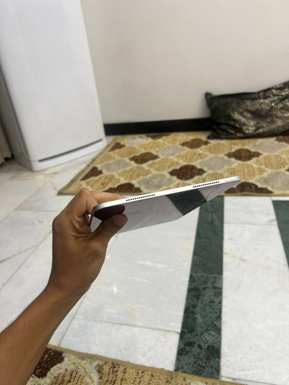 السلام عليكم ورحمة الله وبركاته 
ايباد برو M4 نسخه 2025
ذ 256 ⚕️
بطاريه 97 % ✅
بعدة داخل الضمان
باكيته موجود نقص فقط الشاحنه

عنواني الانبار قضاء الخالديه

السعر مليون قفل + مع هديه حافضه سعرها 30 الف 

*********** يوسف
