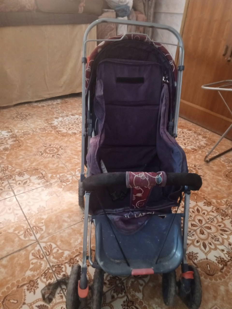 الشاشه سمارت 85
الشاشه الثانيه 55 بيها مجال بسيط
ميز بلازمه 35
عربانه 15
مكان حله بكرلي


**إذا كنت صاحب هذا الإعلان وتريد حذفه لأي سبب، رجاءا أرسل رسالة إلى الدعم الفني**