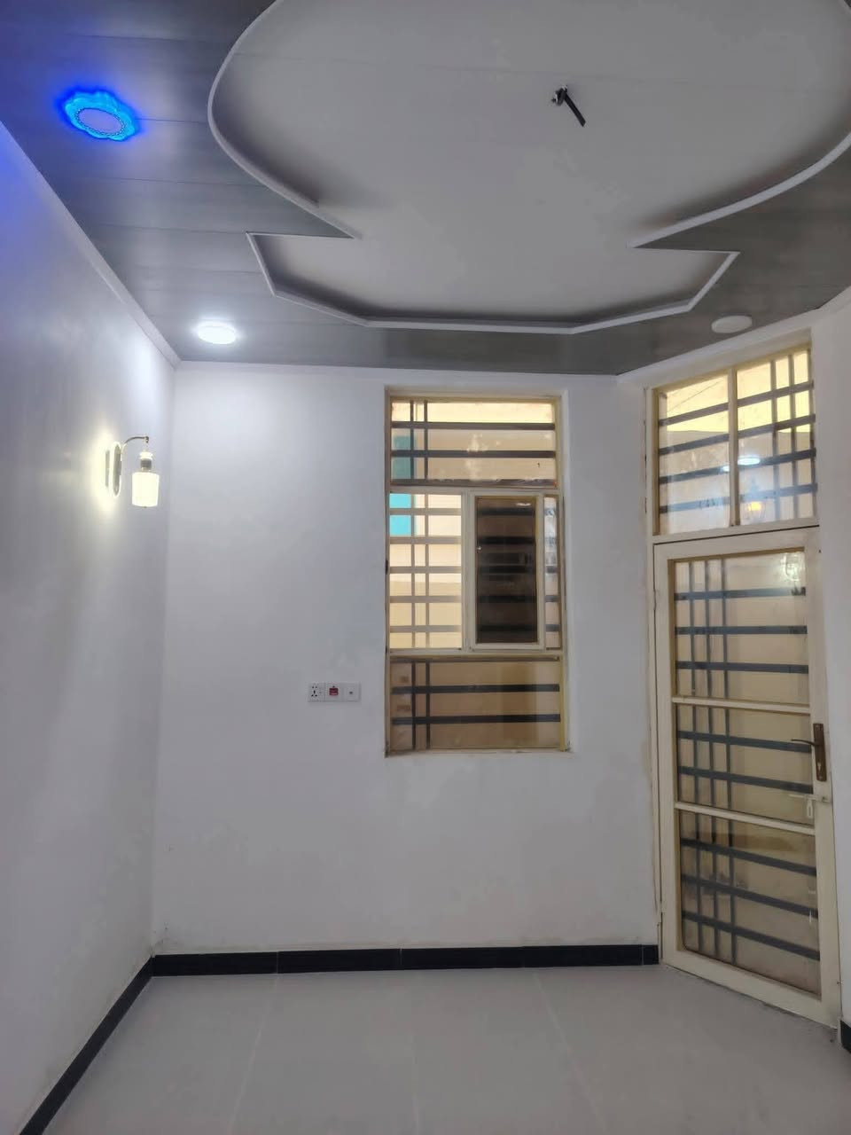 110 متر للبيع
طابو زراعي سند 25 قرار محكمه
غرفتين وصاله ومطبخ وصحيات داخليه وخارجية واستقبال
عنوان البيت نجف مقابل قرية الغدير قريب من الشارع العام بالخط الاول
بسعر 56 وبي مجال
للاستفسار اتصل على *********** أو مراسله واتساب
