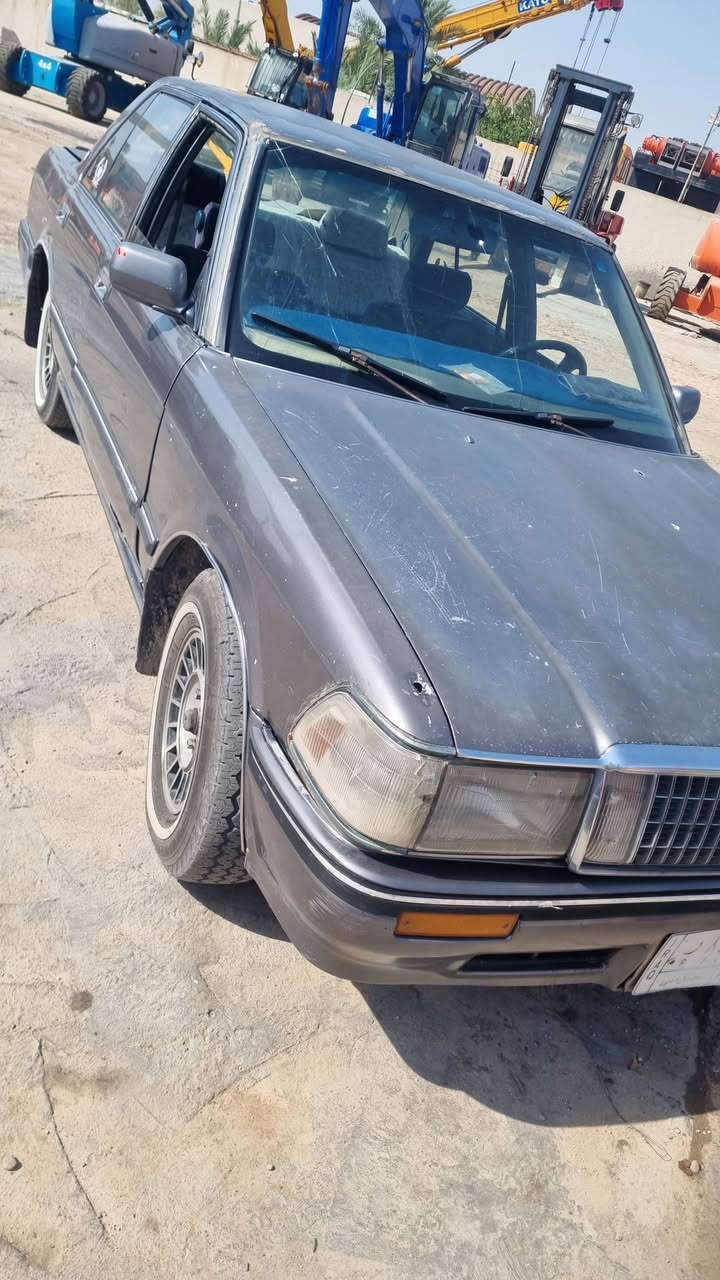 سيدان ٩١  باسمي سنويه تنتهي ب ٢٠٢٧ رقم انكليزي  شهر.  سعرها ٤٠ بيهه مجال قليل  الشراي يخابر  *********** مكاني الشعيبة

