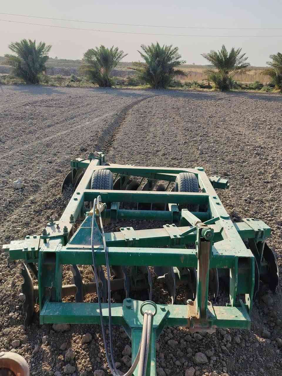 دسك عمل جديد مشتقل 100 دونم
برقي ما مفتوح بيه حجم 24 بطيخه
المكان واسط الصويره
***********
