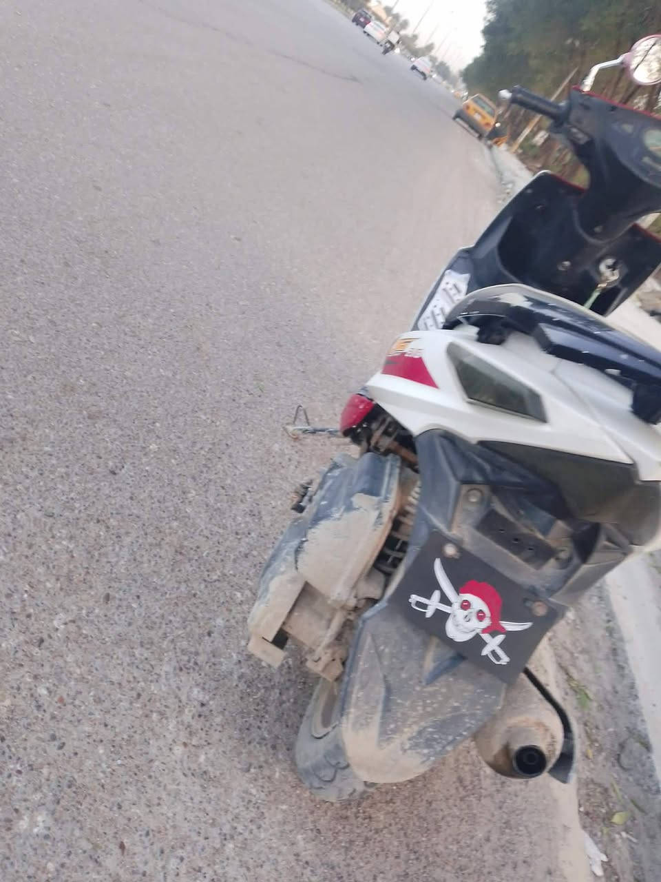 السلام عليكم ورحمه الله وبركاته اخواني الاعزاء للبيع دراجه كامله شغاله سلف هندر  كله كامله نص نكره بيه خيط بخار خفيف كلش فقط دراجه شغاله مابيه شي سعر 225الف مكاني بغداد الطوبجي هاتف ***********
