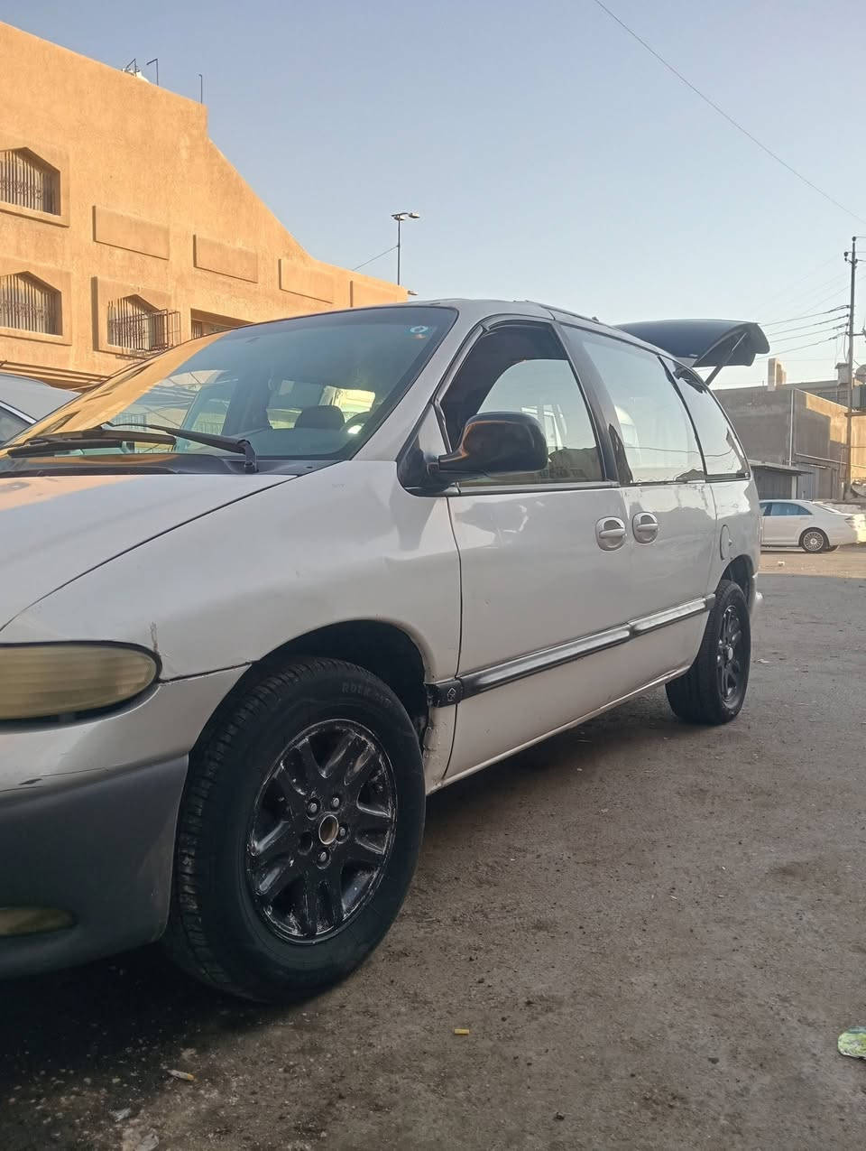 دوج موديل 96 بتره باسمي  مكينة وگير 3300 حاويه شادهن هسه تخم تايرباتري صدر جديد تبريد عاطل بس ص غرفه كلش نظيفه سياحي السعر 48 وبي مجال مكان السياره بغداد 
***********
