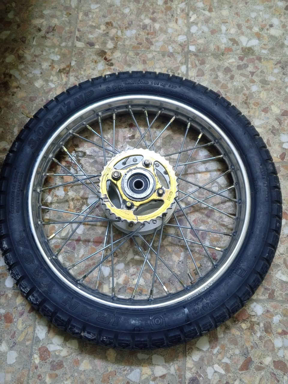 السلام عليكم

وياله ماكس للبيع خلفي وامامي نضاف وويل 4 كير خلفي قيم باليرضي الله 

مكاني ديوانيه حي العسكري متواجد خاص وعلى الرقم ***********
