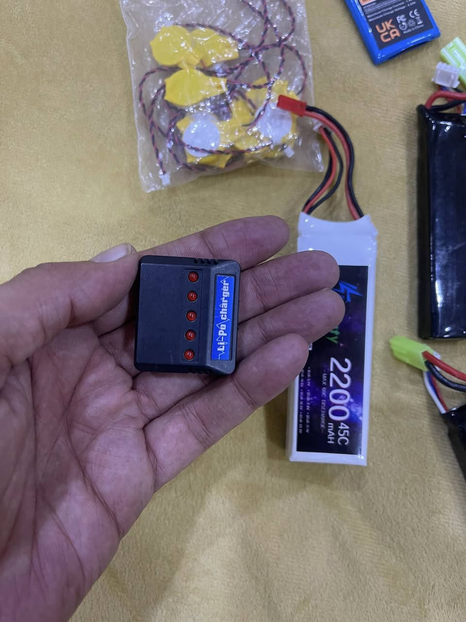 شاحن مع بطاريات للبيع


**إذا كنت صاحب هذا الإعلان وتريد حذفه لأي سبب، رجاءا أرسل رسالة إلى الدعم الفني**