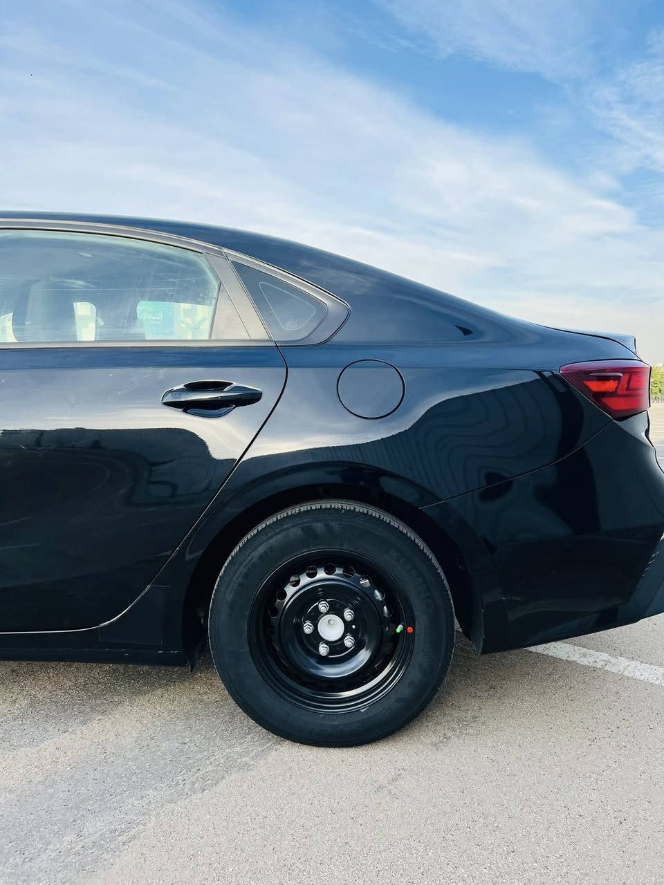 السلام عليكم
كيا فورتي 2024
وارد امريكي 
حادثه جاملغ امامي صور الحادث مرفقه مع المنشور
بدون شاصي  
رقم اربيل دولي تحويل مباشر
محرك 2.0L دوش 
 ماشيه 20 ميل
مواصفات السيارة
شاشه ابل كار بلي واندرويد
كامرة خلفية دوارة 
رادار امامي 
قياده ذاتيه 
خروج عن المسار 
توقف ذاتي 
تحكم ستيرن 
رادار امامي 
مود درايف 
4(وضعيات)
سياقه ذاتيه 
تحديد مسار ذاتي 
تحكم ستيرن جهتين 
السعر : 145$ وبيه مجال بسيط
للاستفسار: *********** 
مكان سيارة : بغداد البنوك
