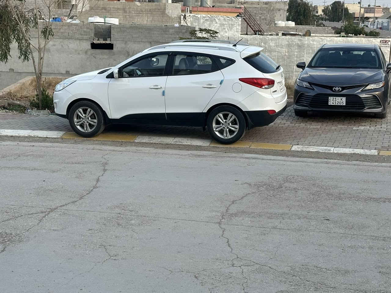 السلام عليكم
هونداي تكسون2013سياره جاهزه
مكينه كير صدر امامي خلفي مظبوط
طخم اطارات جدد والسياره احلى من الصور 
ديالى /خانقين ***********
