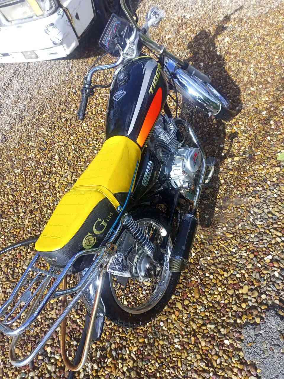 سلام عليكم
ايراني اربعه كير للبيع فول نضافه اونشاطه 
السعر 450 بي مجال 
الرقم ***********
