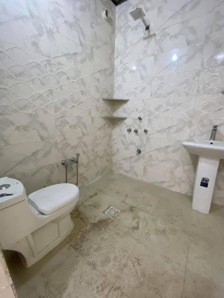 مشتمل طابق ثاني للإيجار بناء جديد نظيف الدورة البوعيثة قرب المجزرة للإستفسار ***********
