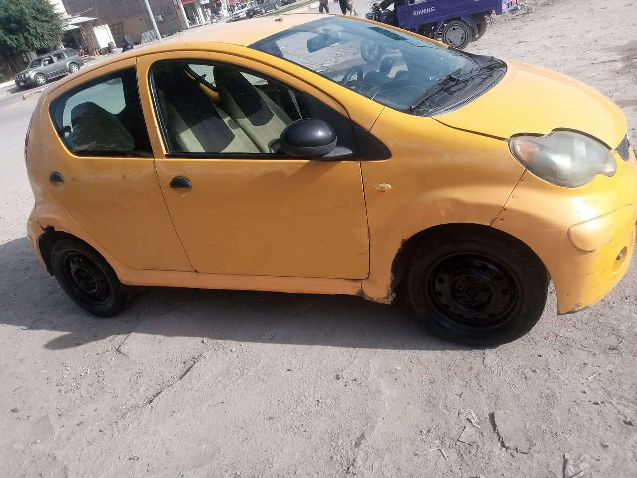 السلام عليكم بيوايدي 2011 راعيها ماواصلة ابيع بدون مكينه وكير خير من الله دواخل نضيفه سياره انضف من الصور سعرها 10  مكاني كربلاء ***********
