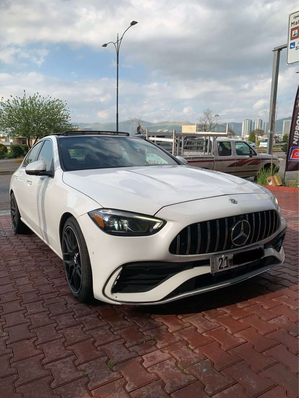 Mercedes-Benz C-300 2023  

بسم الله الرحمن الرحيم

.. گیڕ و مکینە كارەبای بەشەرت  .. مکینە  4 بستۆن حجم 20 تۆربۆ .. هایبرد …. فول فول مواسەفاتە 1/1  … سەیارەیەکی زۆرجوان و خاوێن و بێ مەسرەفە ژوورەوەو دەرەوەی  زۆر  تازەية… 
سەیارەكە دوو  پارەچە  بۆیاخة. 
 -ماوەی رۆشتوو:  32 mi  
- فول فول مواسەفات دەرەجە 1

*********** السليمانية, العراق
