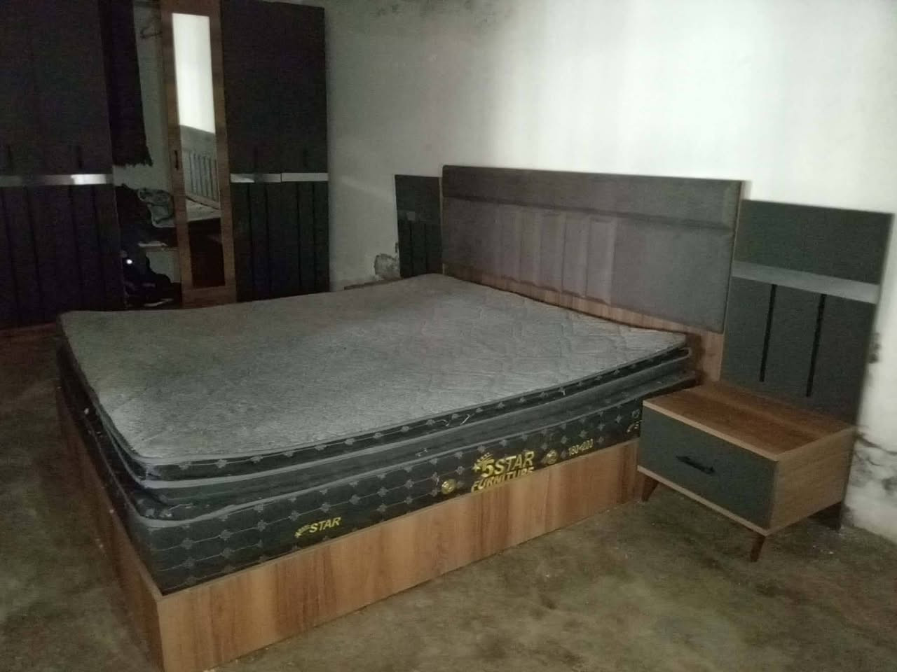 نوستن لەکەرکوک بۆفرۆشتن
300هەزار


**إذا كنت صاحب هذا الإعلان وتريد حذفه لأي سبب، رجاءا أرسل رسالة إلى الدعم الفني**