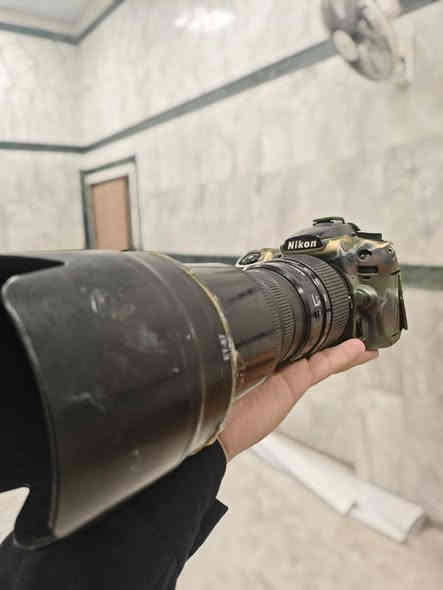 كامره نيكون D7000
ملحقاته 
بدي 
زوم 70.300
عدسة VR 18.55 الاصلية 
هود 
درع حماية 
بطاريات عدد 2
شاحنه 
جنطة 
ملاحظة / فلاش كامره بيه خلل مايشتغل 
مكاني بابل 
التوصيل مجاني 
للإستفسار والاتصال 
***********
