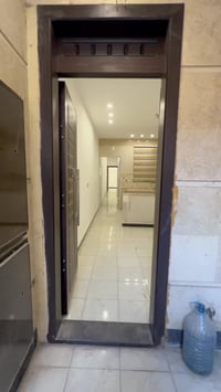 شقه ارضيه للايجار 🔥 المنصور /حي دراغ 2 دقيقه عن التراث تحتوي على استقب...