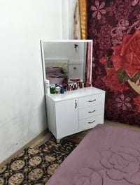 غرفة نوم نضيفه وقنفات 5 قطع للبيع سعر قنفات 150 وغرفة اخشاب تركي سعر 2...