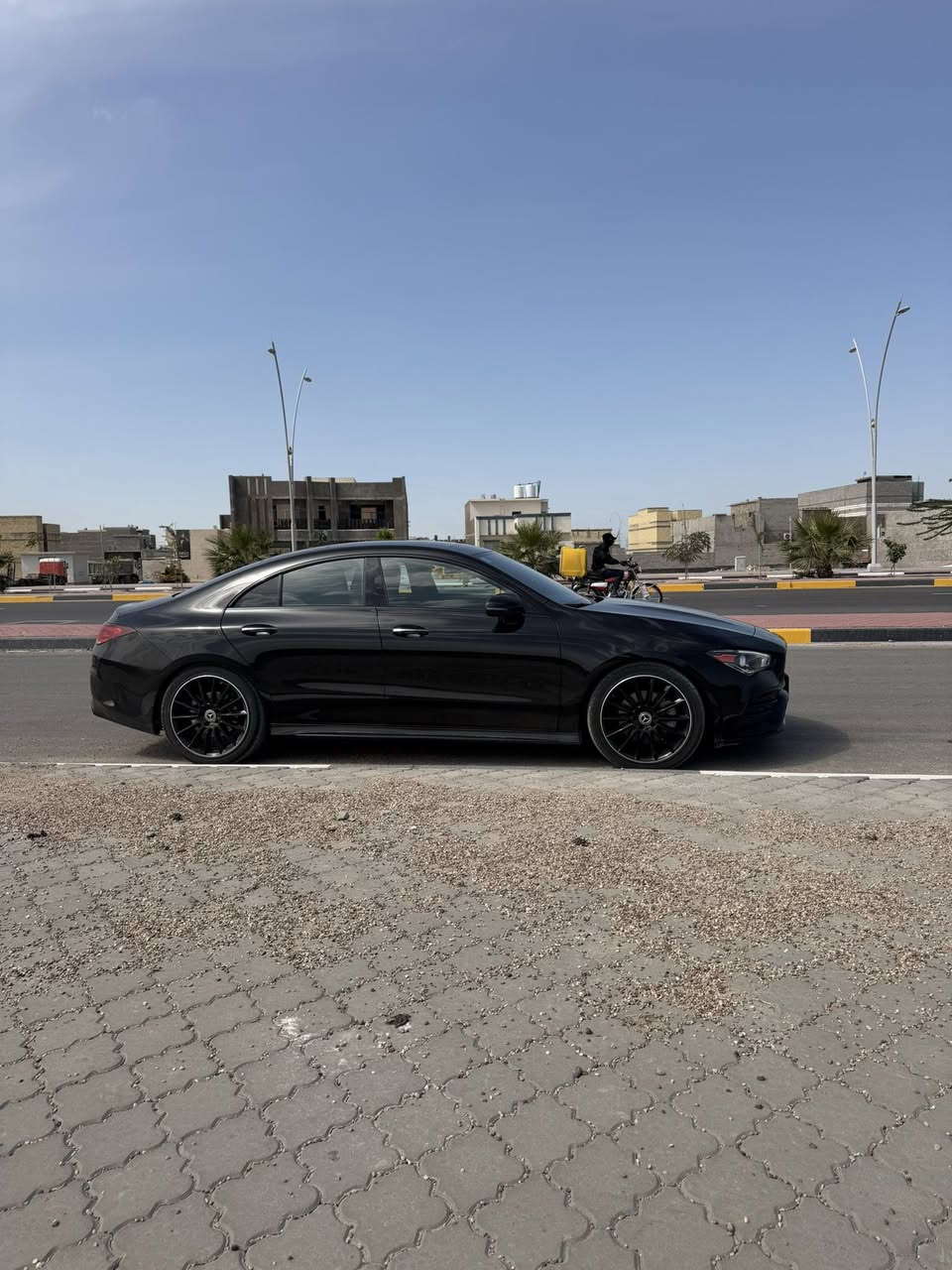 مارسيدس كفاله عدا قبق الصندوق بيه شويه صبغ موديل 2023 السعر 295 وبيها مجال بصيط ترهم مراوس حسب القناعه ***********
