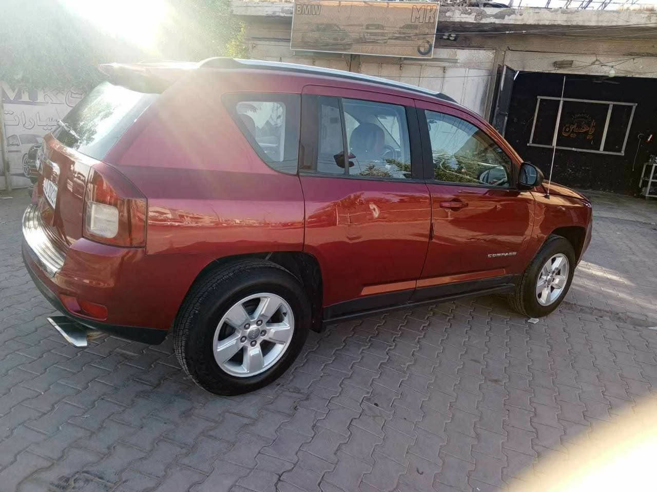 جيب كمباس موديل 2014 
امريكي كلين 
حادث مابيها فقط طخة بالجاملغ الايمن
بالنسبة للمحرك وكير مكفول كفاله عامه 
تخم تاير 
تبريد شغال ثلج 
محرك 2400
صدر كله جديد 
خير من الله السياره مابيها اي نقص
مكفوله السيارة كلها
مراوس حسب القناعة بغداد, العراق


**إذا كنت صاحب هذا الإعلان وتريد حذفه لأي سبب، رجاءا أرسل رسالة إلى الدعم الفني**