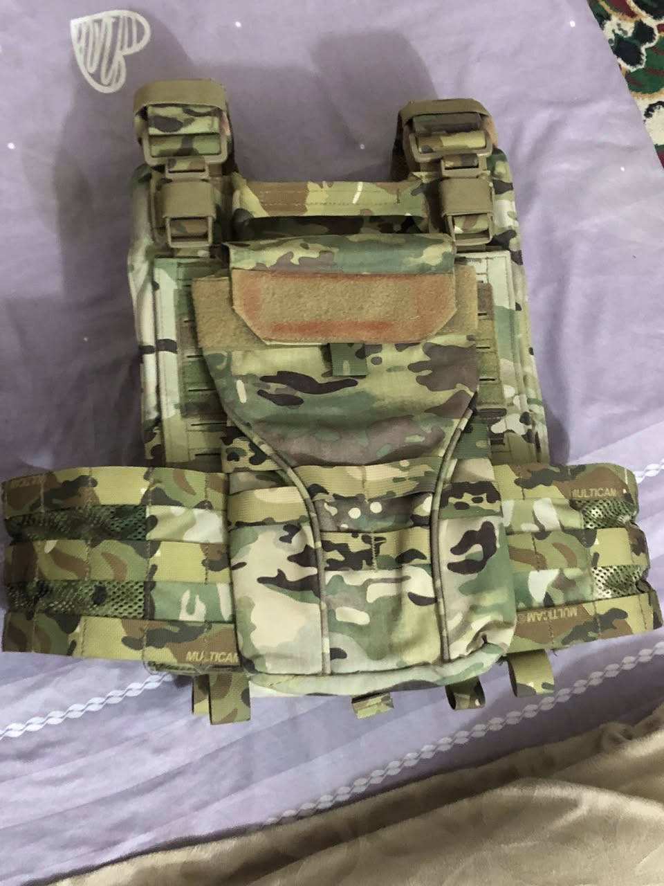 السلام عليكم
درع مولتكم اصلي امريكي  ومشلح للبيع او مراوس درع صحراوي اصلي ايمرسون الدرع جديد اسبوع واحد مستعمل


**إذا كنت صاحب هذا الإعلان وتريد حذفه لأي سبب، رجاءا أرسل رسالة إلى الدعم الفني**