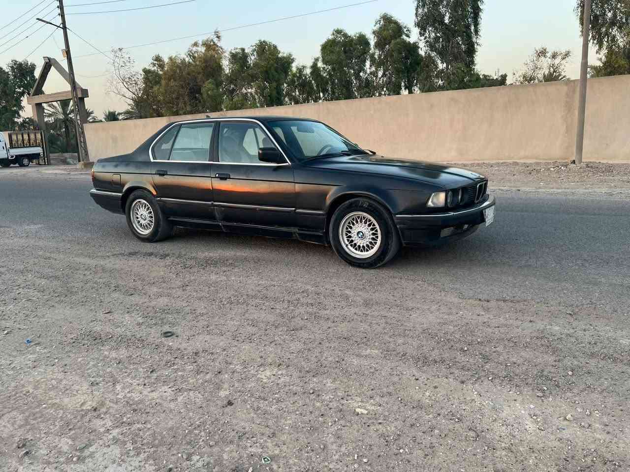 للبيع بيئم حجم 735مفتوح موديل90 بغداد مشروع وطني سنوية لغاية 28سعر 35$رقم موبايل***********‬‏كير اوتوماتيك محرك وكير مكفولات دواخل نضيفة كهربائيات كله شغالة ويل خلية تخم تايرات جدد سيارة  لاضربة ولاتبديل ولاخياس حدادية امامي خلفي جديد مكاني بغداد

