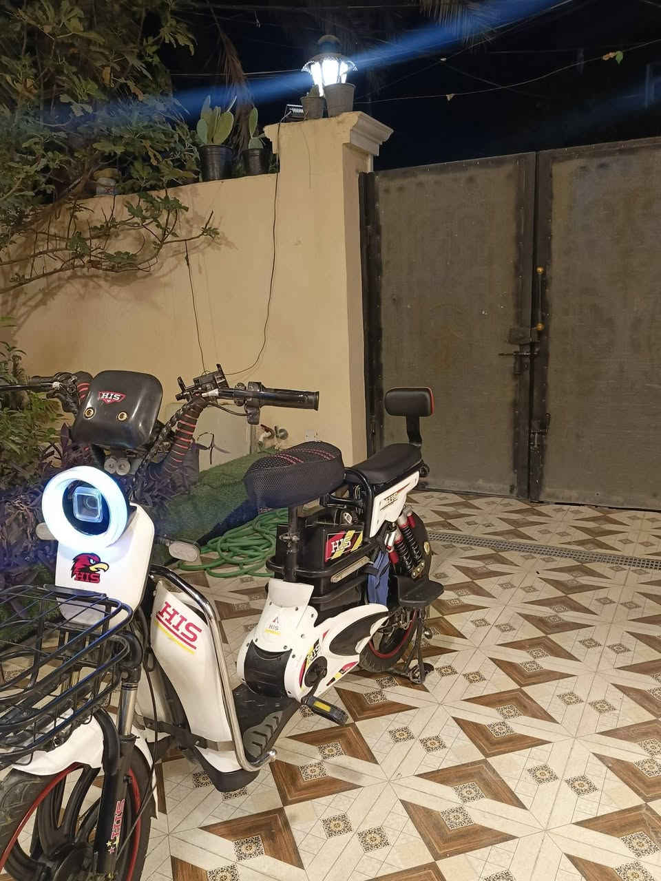 السلام عليكم بايسكل شحن  للبيع بعده جديد الموقع بهرز اليحب يشتري يتصل على هذا الرقم ‏‪***********‬‏
