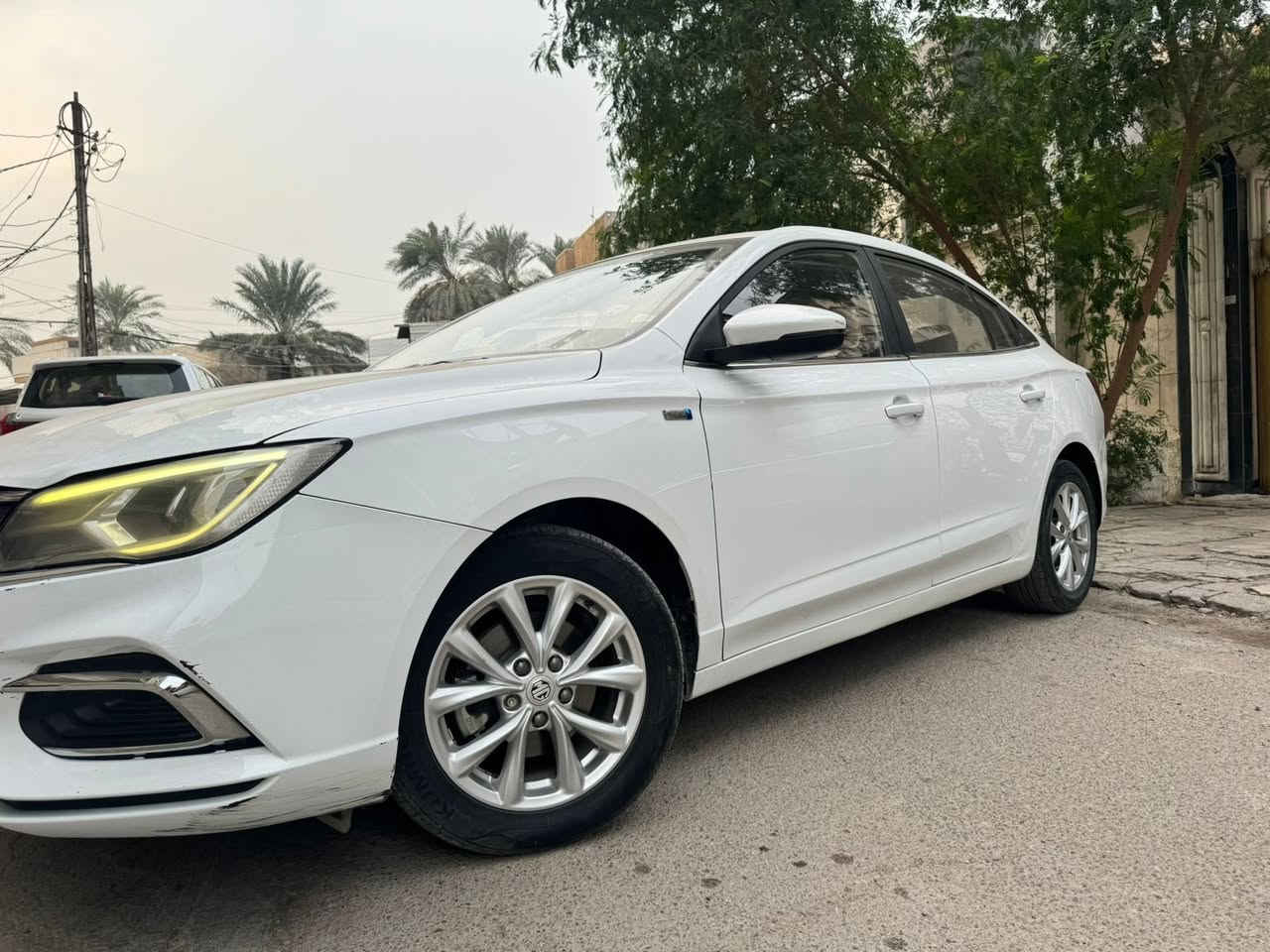 السلام عيكم mg5
ماشيه 65الف حقيقي
موديل ٢٠٢٤
شاشه كبيره
كاميرا خلفيه
ابل كار بلي
حساسات اماميه خلفيه
لايت زنون بلادي
گير ٨ نمر

داخل مخمل ابيض 
سعرها 95 وبيها مجال 
***********
بغداد حي القادسية
