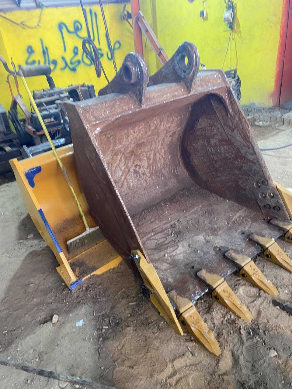 كيله جلاد للبيع 
متر و15
فول نظافة 
بوش وسنون جدد 
(بلاديه)

‭0781 315 6018‬
