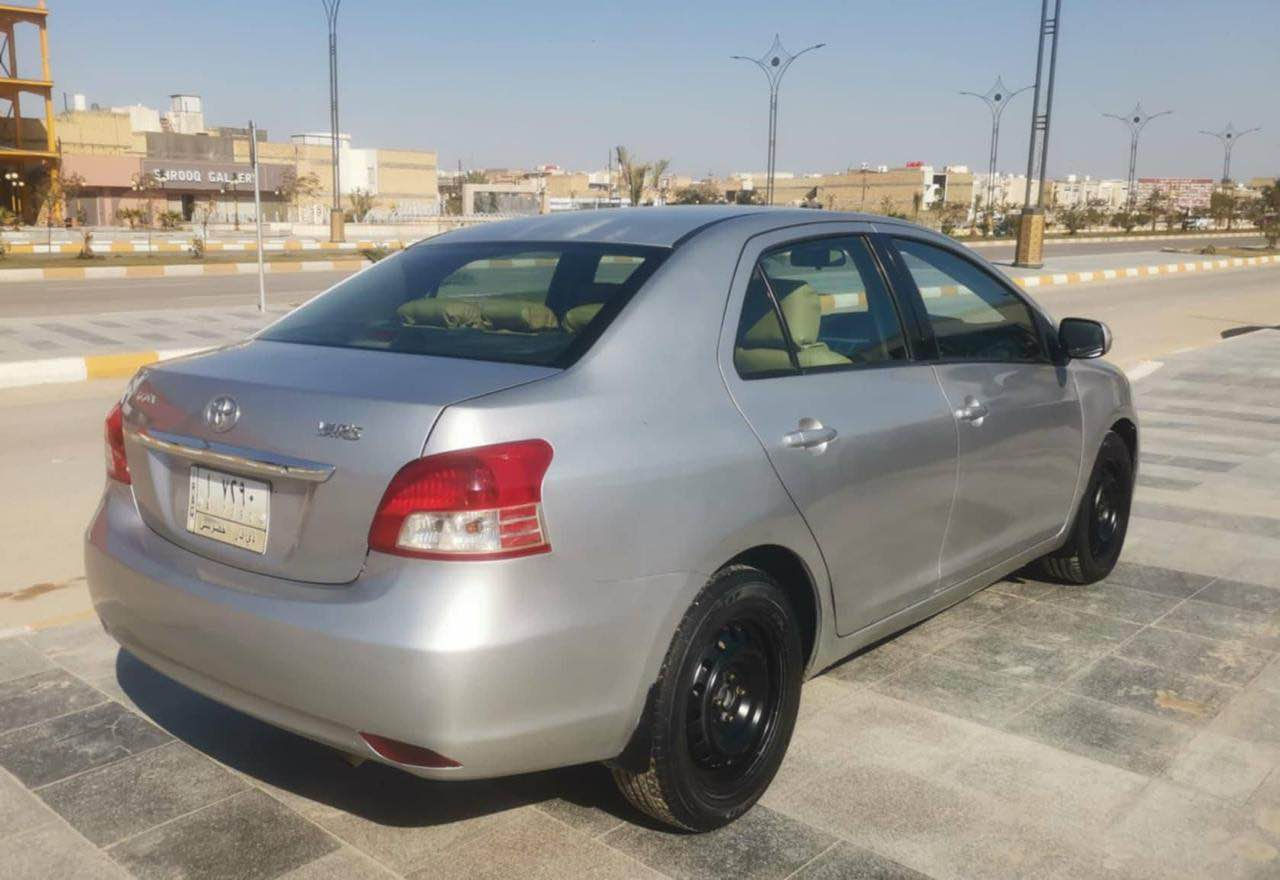 #سيارة #كورلا #يارس موديل  ٢٠٠٧  وارد امريكي 
مبدل جاملغين الامامي والبنيد 
سيارة نظيفة وحلوه 
تخم تاير جديد تغليف كشنات جديد
شاشة+كامرة  
#فقط #ينقصها #تبريد 
السعر ٧٢ $

مكان السيارة -الناصرية الشموخ 
*********** ناصرية, ذي قار
