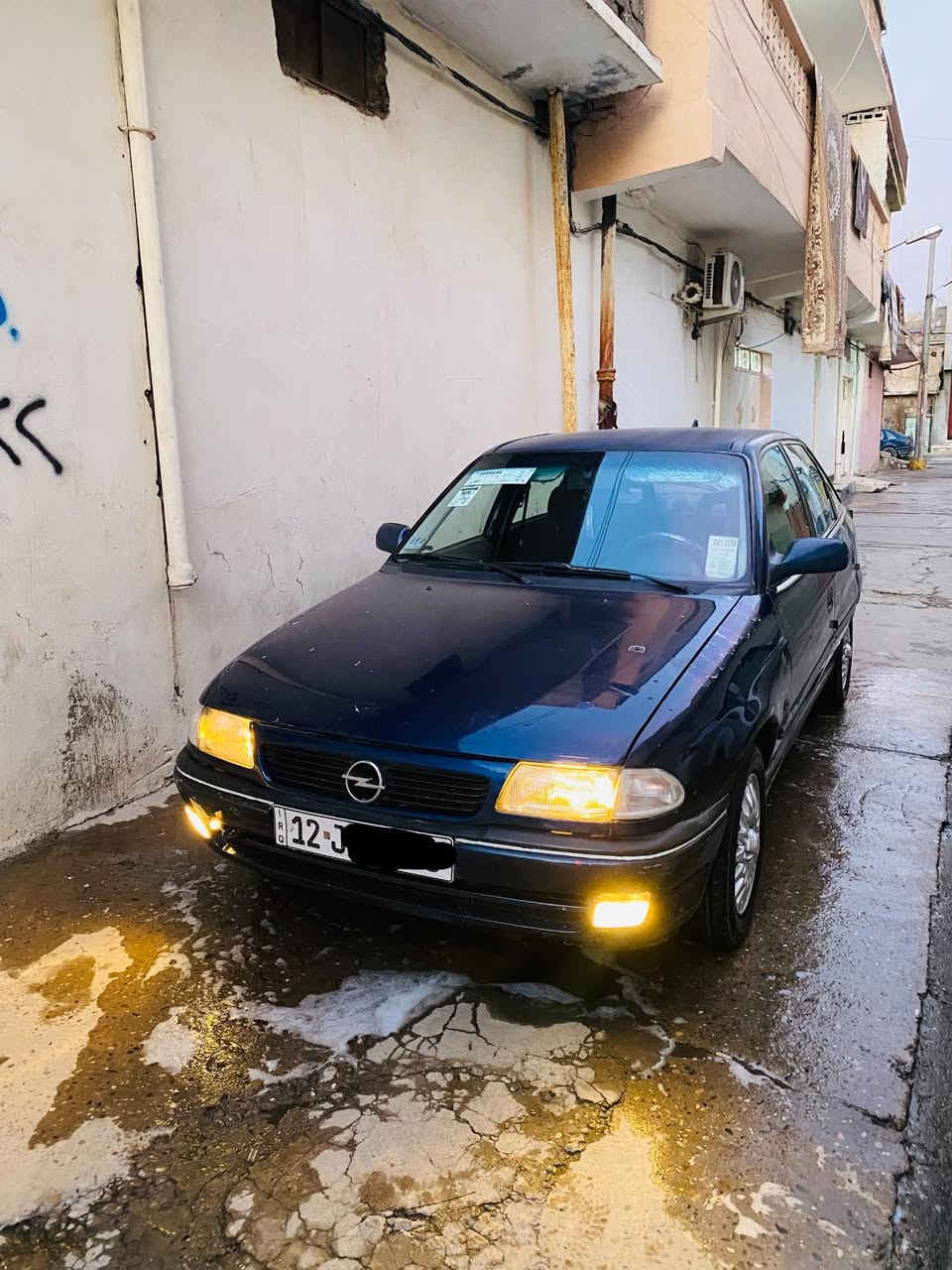 استرا موديل 1992 رقم نينوئ جديد سنويا جديدة صاحبها شرعي يحول  محرك لا صرف ولا نفخ بدون ضرر صبغ قطعين جمالية مال تقحيل ودواير ودوسات سيارة جاهزة من كلشي للاستفسار ***********
