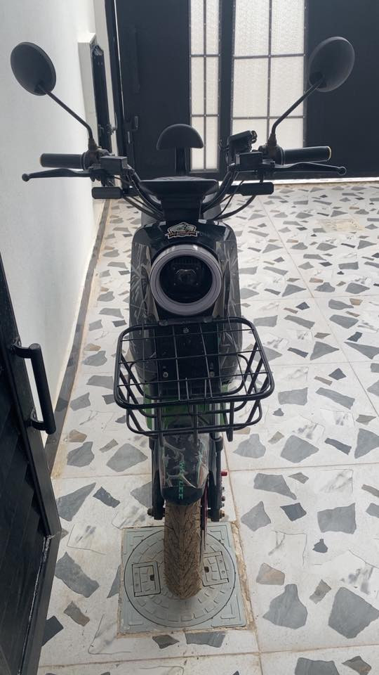 R9
للبيع اخو الزيرو حتى لزكات ماشالعهن
5بطاريات كبار المرغوب
وباقي المواصفات ال R9
معروفه سويجات بصمه كارت تشغيل كامل
بيهابس هاي العتله كامت عندي واطلع صوت تتبدل يعني خلل بسيط جدا سعر 450
***********
