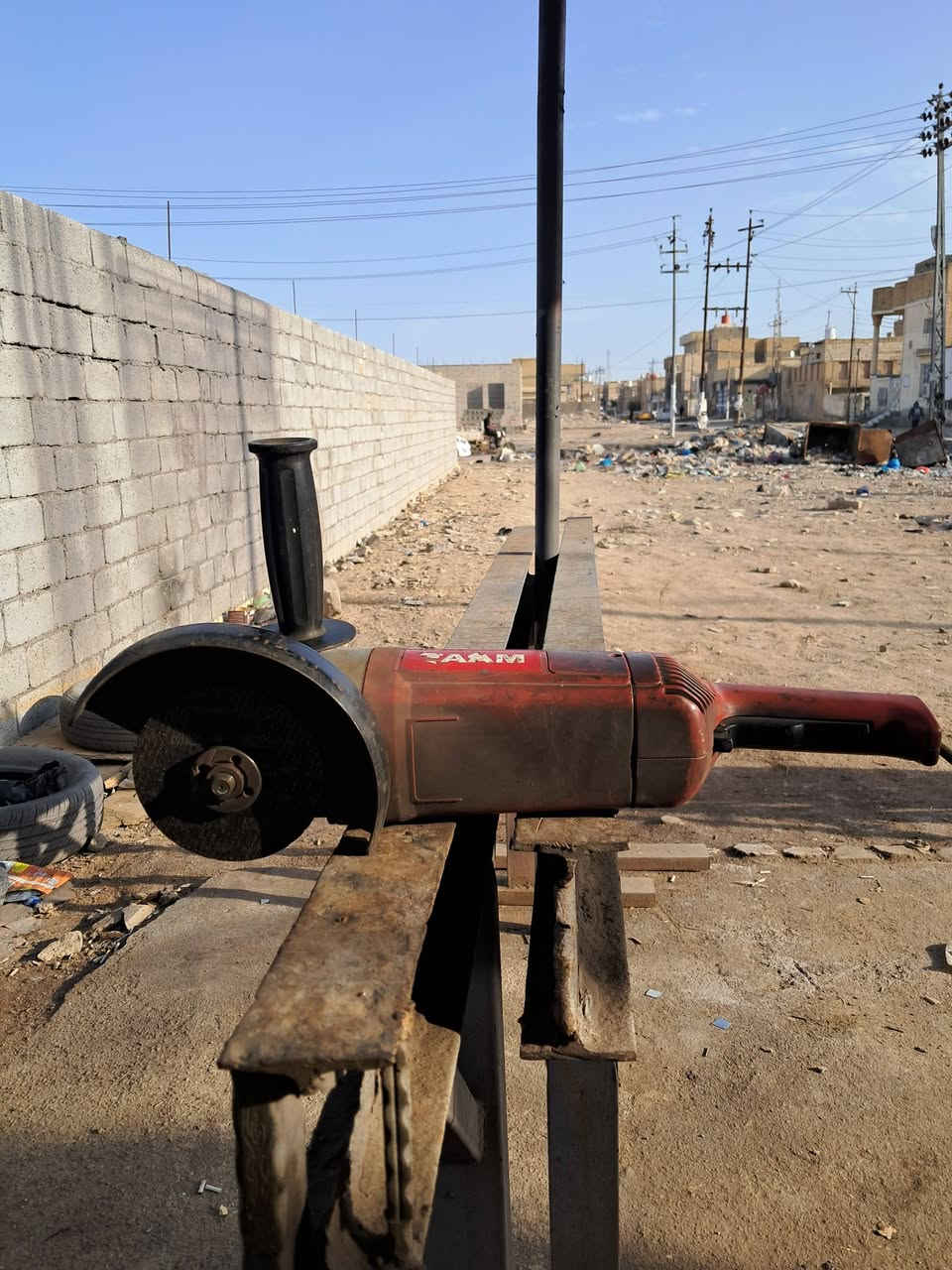 سلام عليكم كوسره تام + مكينه لحيم لبيع السعر 150 وبيهن مجال قليل
العنوان الناصريه مدينة الصدر 

رقم الهاتف ***********
