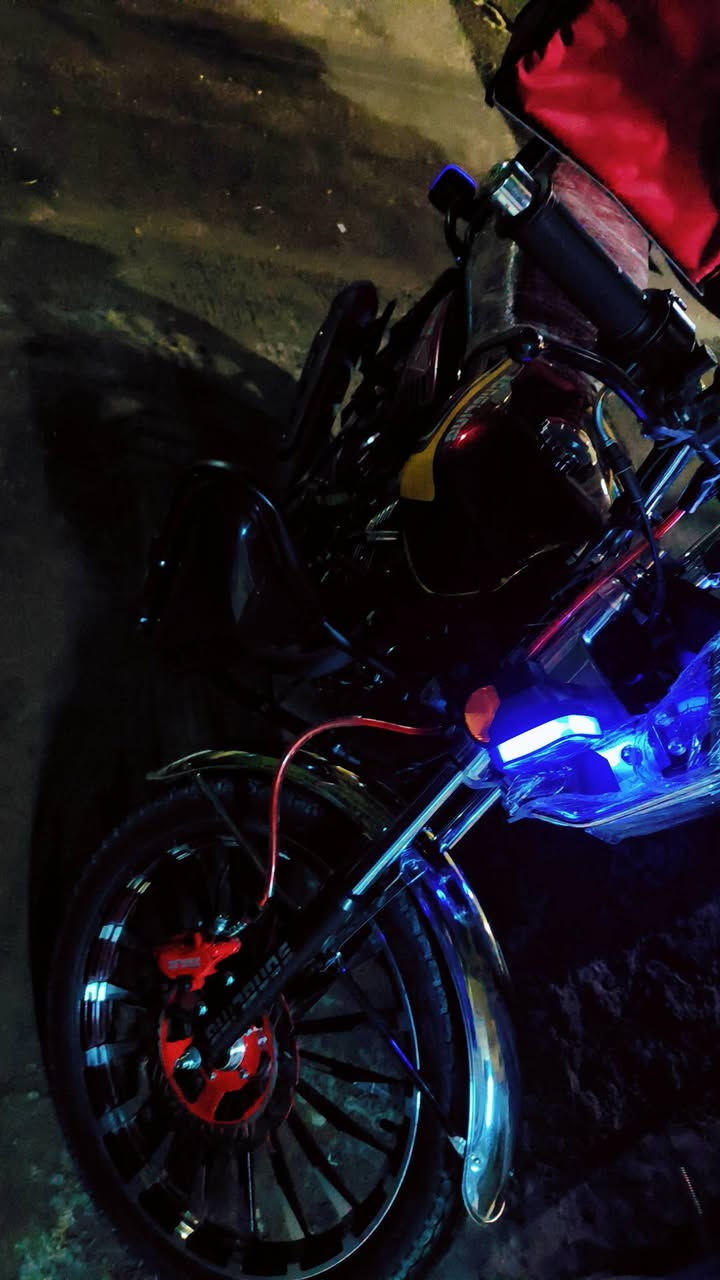 سلام عليكم
سيفان موديل 2026
محرك اسود دراجه بوضع الشركه بوجعك لشغل ربع ما تذب عليه كلشي ما بدل بيه 
سعره ٩٠٠ 
مكاني الدوره ابو دشير 
رقمي(***********)
