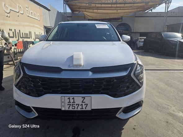 بسم الله الرحمن الرحيم 
للبيع كياسبورتج موديل 2024 لون ابيض وأرد امريكي ماشيه 10 ألف فقط بعده جديده مكفوله من الصبغ نهايا ومكفوله من الايرباك مواصفات فيه EX فول الفول ماعدا البانوراما سنويه باسمي قبل يومين ترقمت حادثه قبق الجنطه نفس الون فقط والباقي مكفول صور الحادث موجودة بالمنشور  هوايه بيه مواصفات مكاني بغداد زيونه سعره 225 ورقه للاتصال ***********
