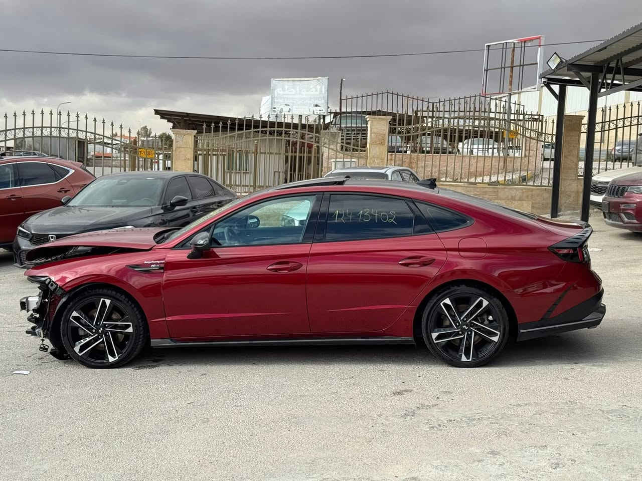 HYUNDAI SONATA N-LINE 2025
 
📍السيارة موجودة في الأردن الزرقاء المنطقه الحرة  

هيونداي سوناتا ان لاين  2025 
المسافة المقطوعه 3525mi
اللون . احمر 
محرك. 2500cc تيربو 
الموديل 2025

                  ======= الاضافات👇👇 ======
  
فتحة بانوراما 
شاشة كبيره نفكيشن 
رادار امامي
 مانع تصادم
مانع انزلاق 
تحديد مسرب .
نقطة عمياء .
تصحيح مسار 
بصمه تشغيل 
بصمه ابواب 
كاميرا خلفيه 
طارة مدفية 
تشغيل عن بعد سياره 
كراسي مدفية  
كراسي كهرباء
كراسي جلد 
كراسي ذاكره  
مثبت سرعة
تحكم ستيرن
شاحن وايرلس
هاند بريك كهربائي
حساسات خلفيه + اماميه 
حساسات مانع تجاوز 
ويل 18  
اضويه امامي زنون LED
اضويه خلفيه LED
كشافات LED
نظام GPS+خرائط 
كندشن مركزي امامي او خلفي 
وبلوتوث 
مدخل USB+ AUX

🚗🚗 حادث السيارة كما موضح في الصور  🚗🚗

الأردن الزرقاء المنطقه الحره شارع 20 شمال 

التواصل / عمر الدليمي 00962786166701 علي الكرغولي 00962788505634


**إذا كنت صاحب هذا الإعلان وتريد حذفه لأي سبب، رجاءا أرسل رسالة إلى الدعم الفني**