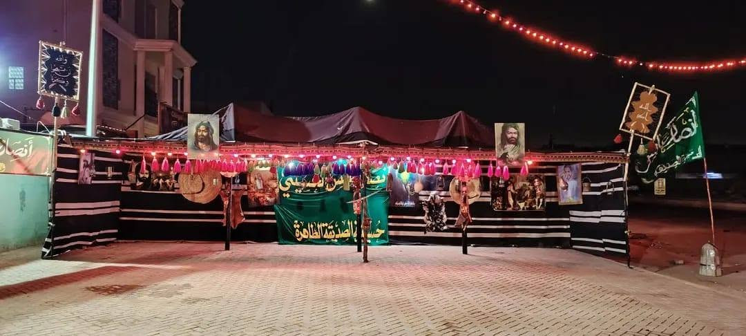 السلام عليكم ورحمه الله وبركاته
خدام الحسين صلوات الله عليه
خيمه عربيه ١٢*٣ ارتفاق مترين ونص 
قماش تفصال 
حديد قفايص استخدام قليل مثل مموضح بصوره 
للتواصل واتساب ***********
