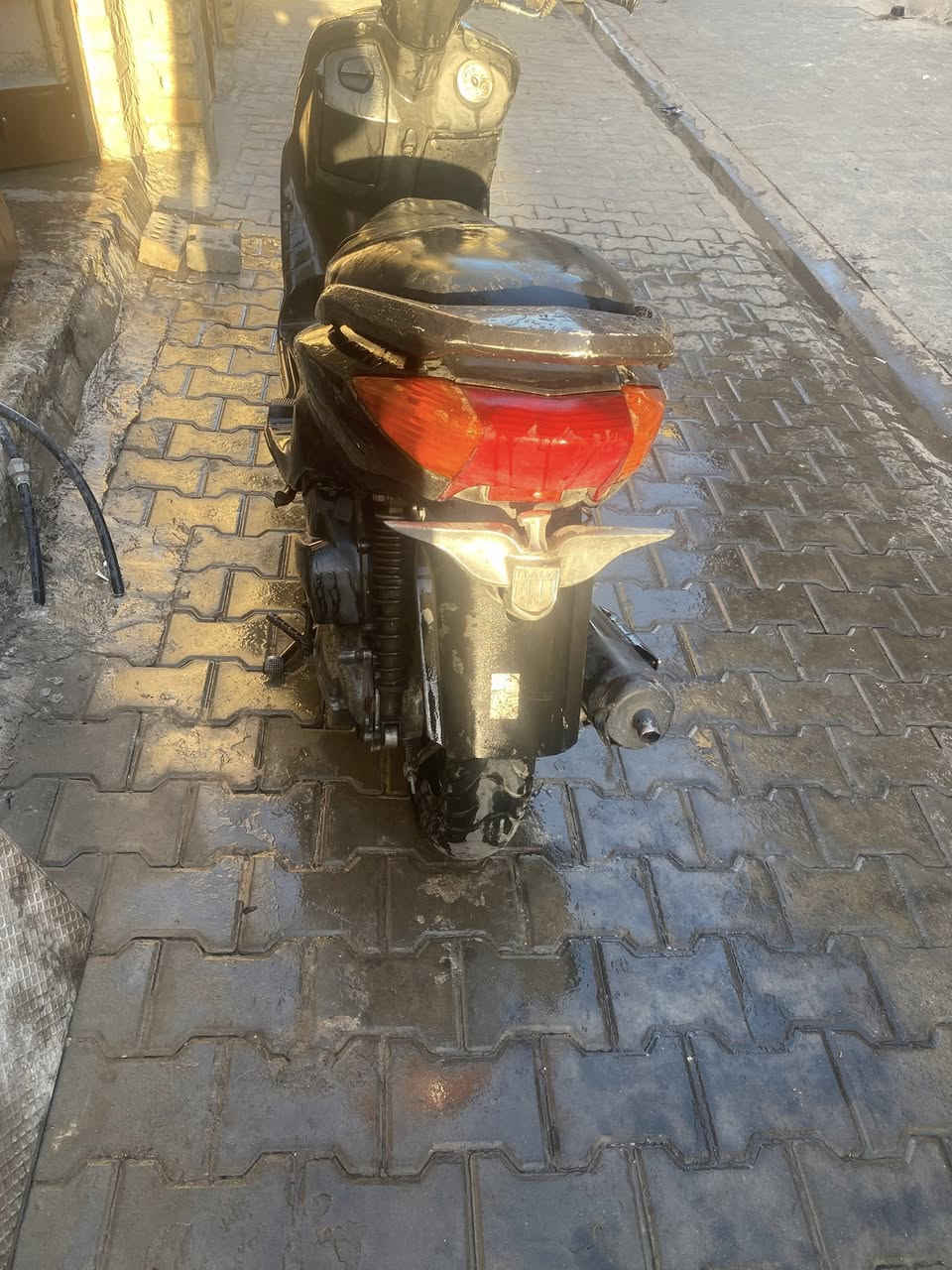 دراجه سكنس سرعه ١١٠ شغاله
سعرها. ٢٥٠ الف.  قفل مكاني بغداد 
سلف هندر شغال .  نقص باتري


**إذا كنت صاحب هذا الإعلان وتريد حذفه لأي سبب، رجاءا أرسل رسالة إلى الدعم الفني**