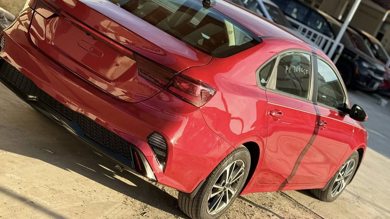 بسم الله السلام عليكم
كيا فورتي 23 

السياره مشايه 12الف 

مواصفات نص فول 

حادث السياره موجود بالصور قبق جنطه وشويه بالجاملغ 

السياره منفيس بسمي موجوده بغداد 

137 وبيه مجال شي بسيط 

*********** واتساب 

***********
