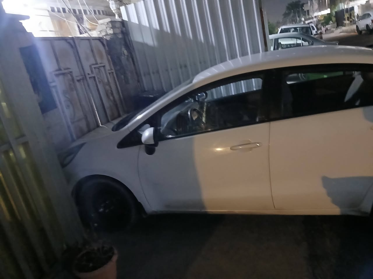 السلام عليكم  كيا ريو وارد خليجي 2017 محركه بي صوت ابيع بدون محرك السعر 80  رقم  اربيل وكاله تحويل مضمونه سونر موجود بلمنشور ***********
