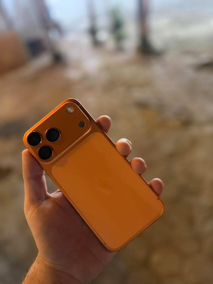 آيفون١٧برو ماكس256بطاريه100ضمان شهر ال11يخلص بس بي هاذ الطخه فقط عربي. ZA ٢مليون 50 الف ***********
