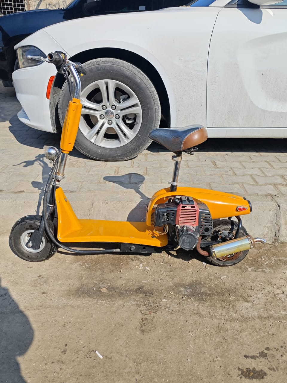 السلام عليكم دراجه بانزين نادره محرك مال منشار مكينه بلجيس شغاله كزوز رياضي شغاله  فقط تاير نازل سعره 150 مكانه بصره المعقل رقم الهاتف ***********
