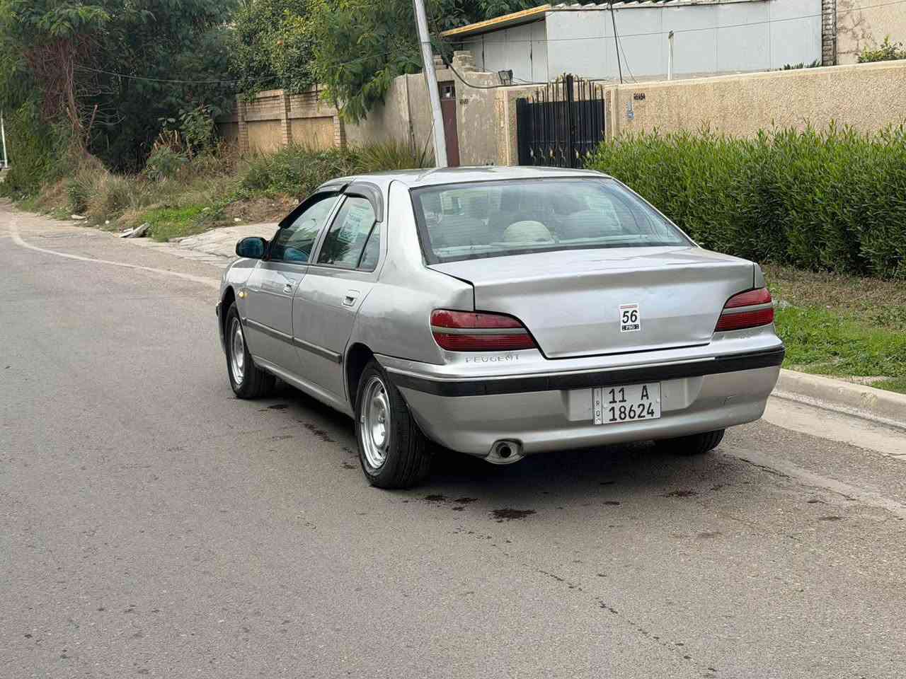 بيجو 406 موديل 2001  للبيع السعر 29 ورقه قفل قفل رقم بغداد الجديد تحويل مباشر كير مكينه خير من الله كير عادي داخل نضيف مصبوغه حزام بيها ضربه بالجنطه سياره جاهزه ومناسبه بالخير عل ياخذها مكاني العامريه *********** بغداد, العراق
