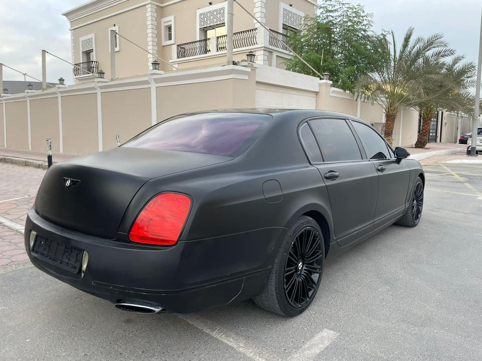 خليجي مديل 2007 السياره جديده دخول جديد السعر 190ورقه الون ابيض مغلف بلكامل اسود مكان البصره رقم التلفون ***********
