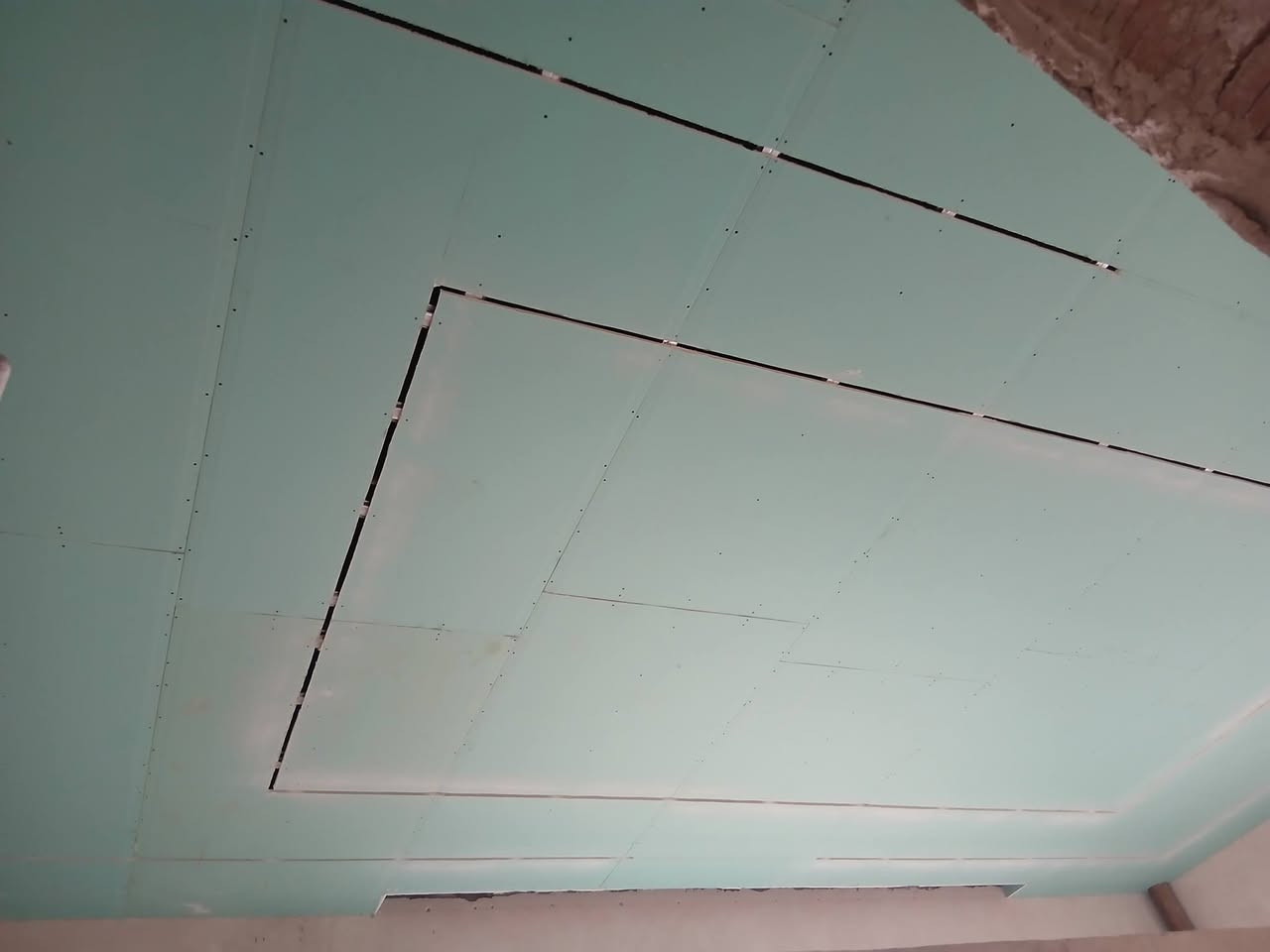 كادر مصري لعمل كافه الديكورات جبس بورد واسقف ثانويه وصبغ وبديل خشب وبديل رخام وشيبورد وسحبات بغداد ***********
