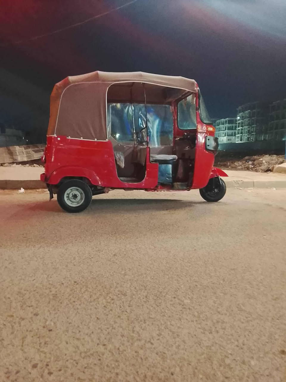 السلام عليكم تكتك للبيع كامله مكمله مكينه لا تنقص ولا تبخر خير من الله اوراق كامله سبعه السعر 4ونص الشراي راسلني ***********
