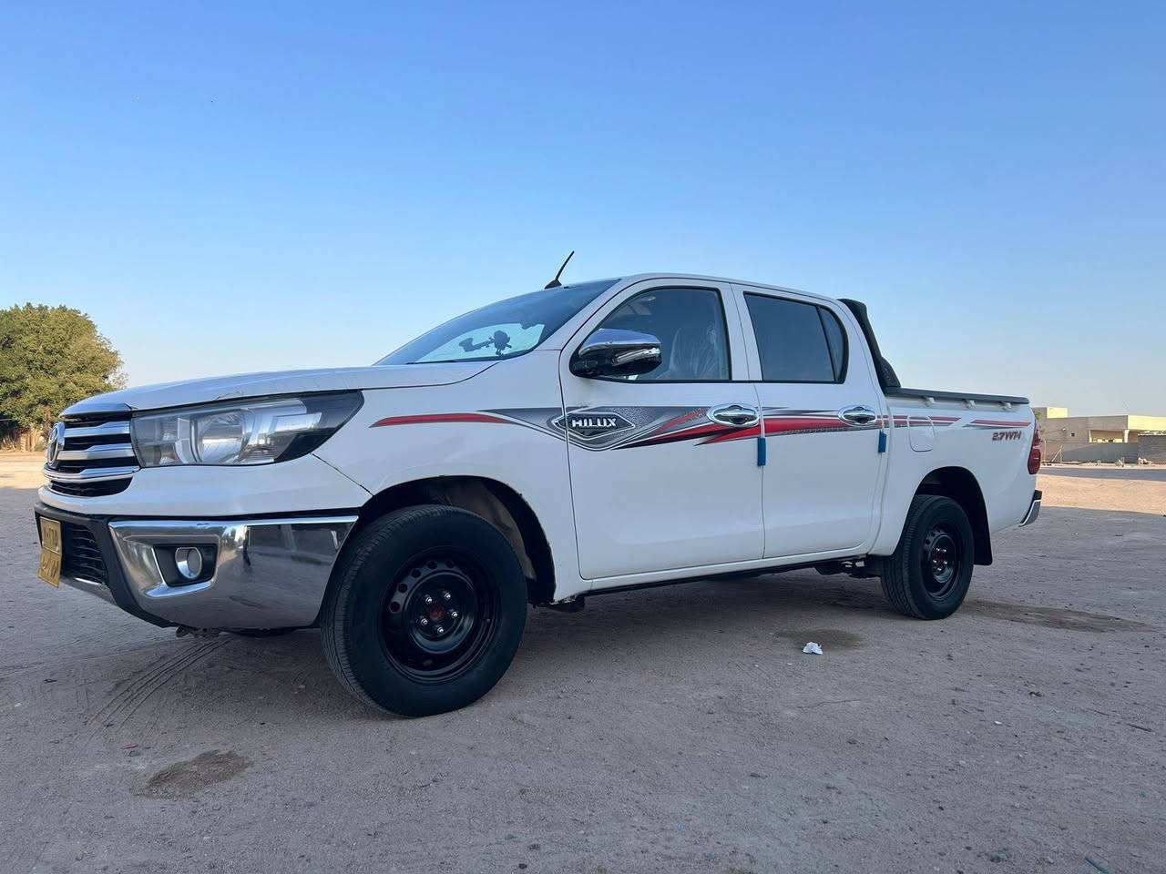 سلام عليكم بيك أب موديل 2016 كاز كير عادي ضربته جاملق وبنيد امبدلات الأصلي ضربته ما واصله للعرضانيه ولا شواصي كله كفاله كير محرك كفاله السياره جاهزه رقم أربيل السنويه منتهيه السياره أحله من الصور السعر145 وبيه مجال رقم الهاتف *********** الزبير, البصرة
