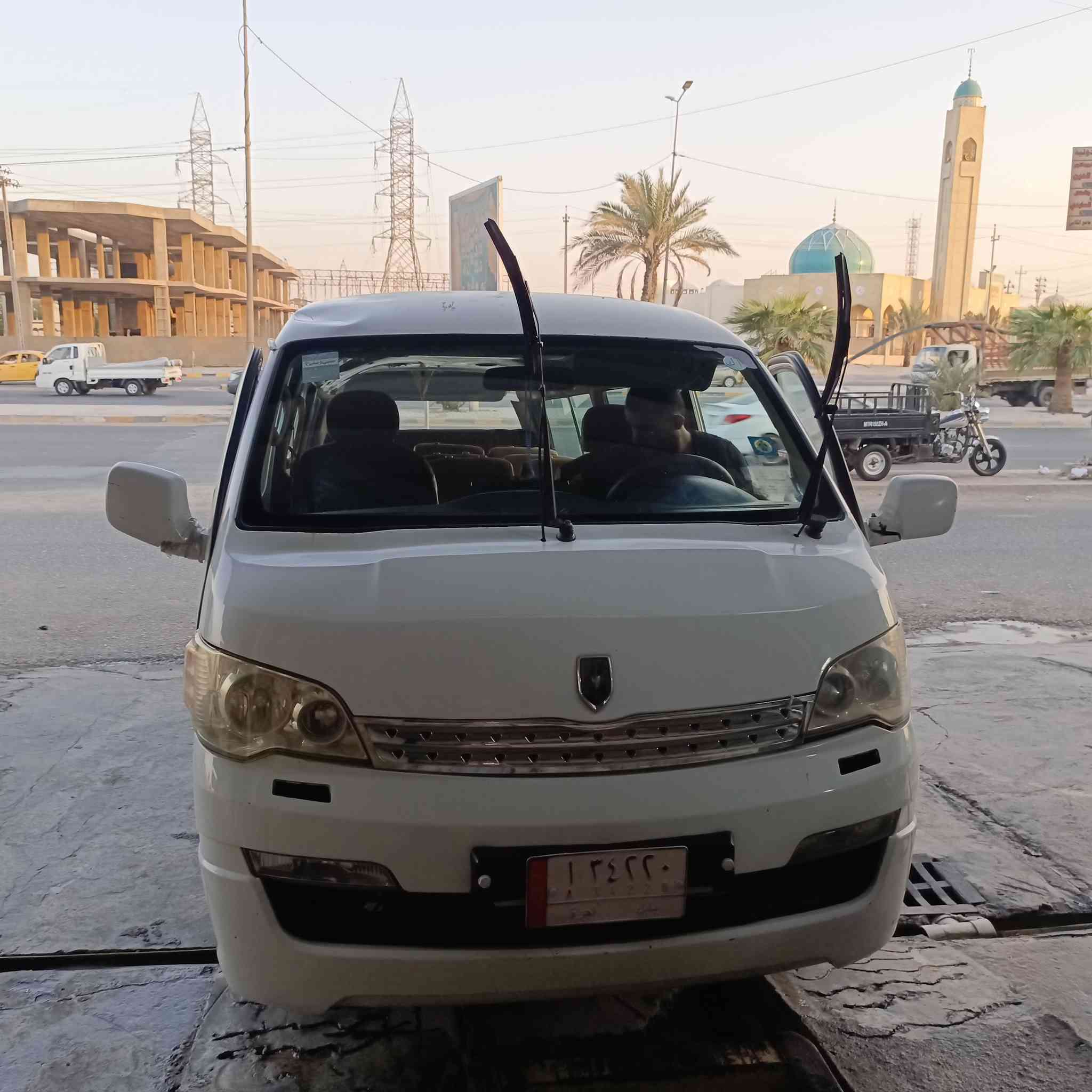 السلام عليكم جنبي ناصي h1  موديل 2015 محرك فور وأي بيها منظومة غاز السياره جاهزه مكان السياره نجف مداور ثاني يوم بااسمي السعر 80 وبيها مجال 
الاتصال ***********
