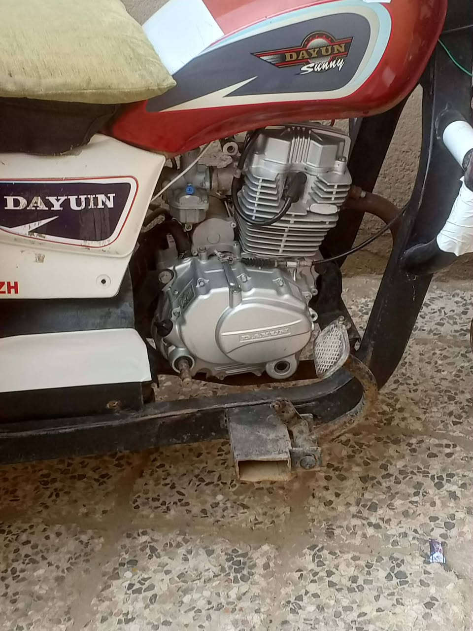 سلام عليكم ستوته وراق البيع  نضيفه محرك ما مفتوح شاصي مكفول بدي نضيف ضفيره سعر مليون ٥٠٠ شراي ينتصل***********
