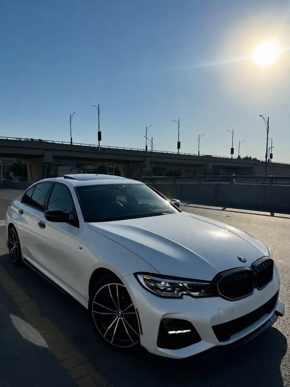 سلام عليكم اليدور كلين ونضيف  للبيع BMW موديل 2020   حجم M 330i بكج اصل لون ابيض لؤلؤي صدفي لون مميز ماشيه 41 الف مايل وراد كندي ضمان بصمتين كلين كلين بدون حادث بدون صبغ بدون تعديل كفاله عامه حتى دعاميات السياره بدون صبغ  اعلى مواصفات  1/1 رقم السياره شمالي العنوان بغداد سعر السياره
$26.800  وبيه مجال يعني 268 ورقه اذ تشوفه غاليه اكو خواته بدون M ومواصفات عاديه او لكجري بيهن حادث وصبغ حتى دفترين تحصل  الاتصال على الرقم ***********
